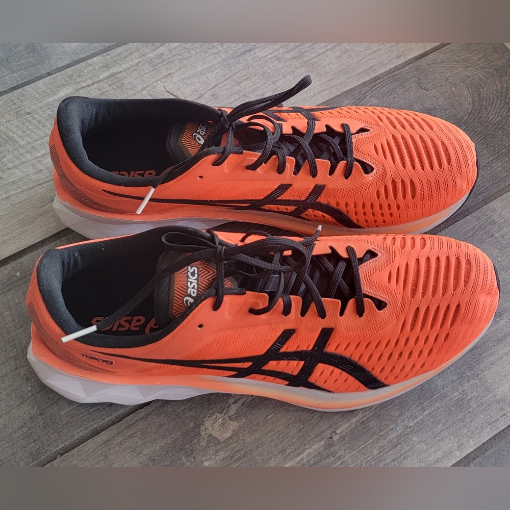 ASICS Novablast Men's 12.5 VGUC